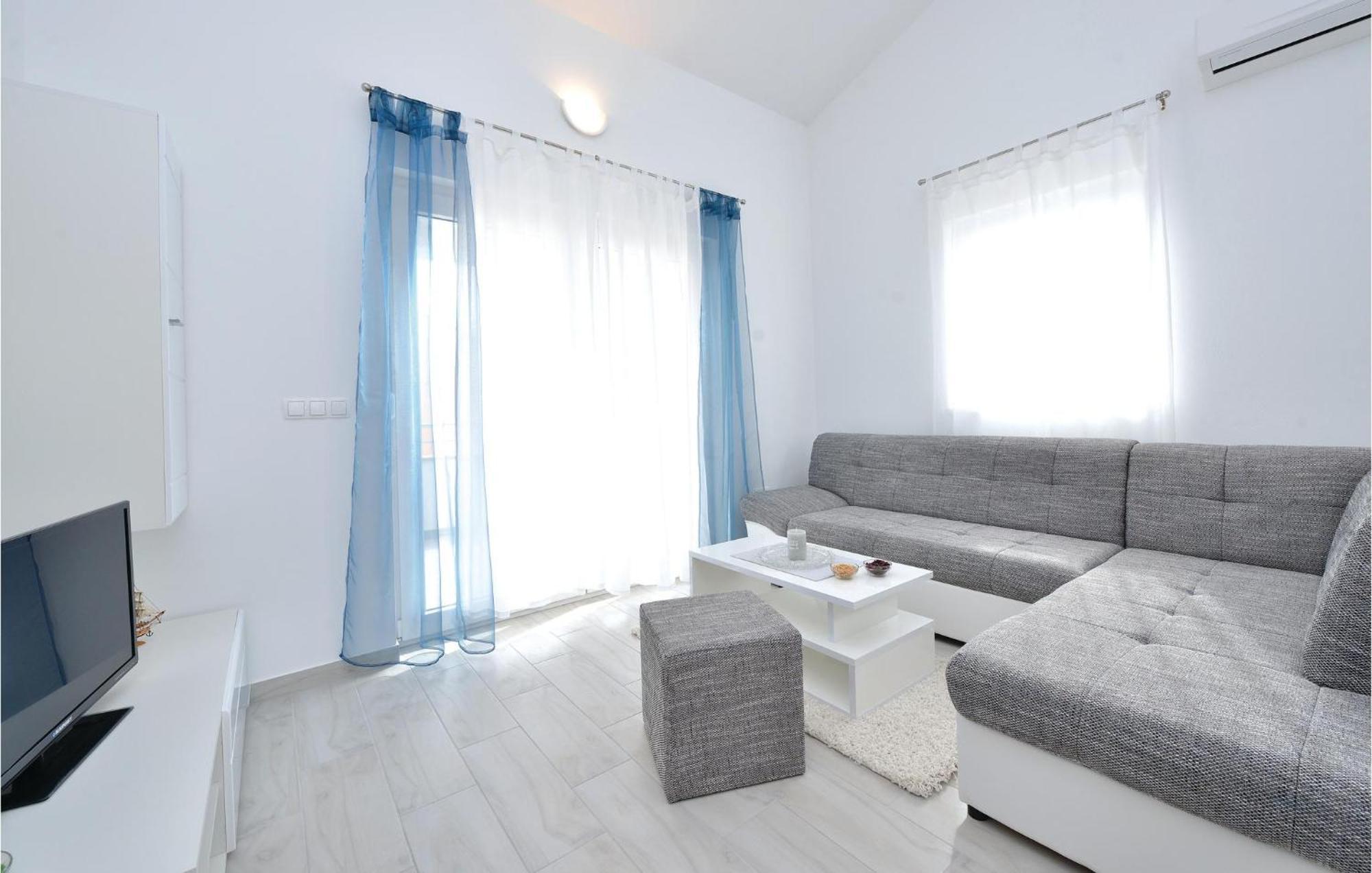 Nice Apartment In Vrsi-Mulo With Wifi Kültér fotó