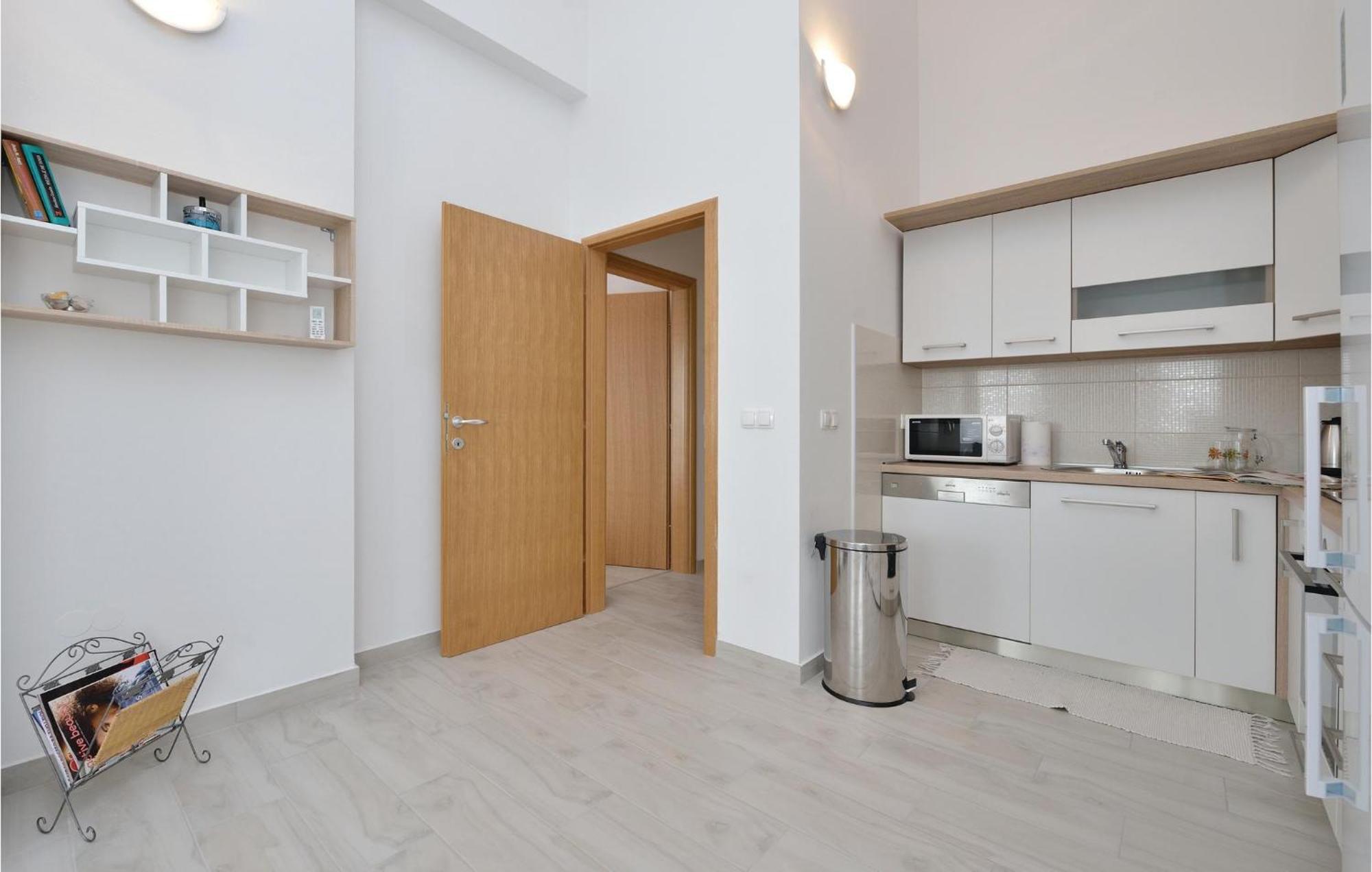 Nice Apartment In Vrsi-Mulo With Wifi Kültér fotó